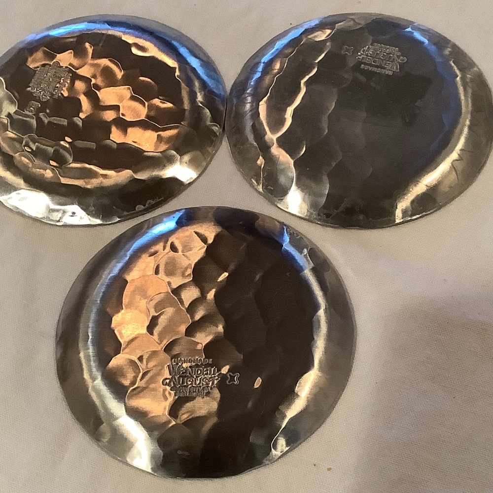 Wendell August Forge handmade pewter deco mini plates - Picture 3 of 3